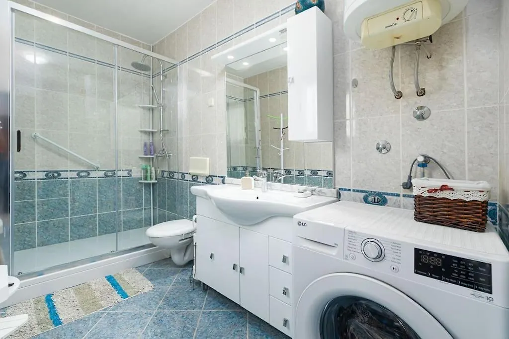 Sea & City View Apartment For Five Persons Porec
