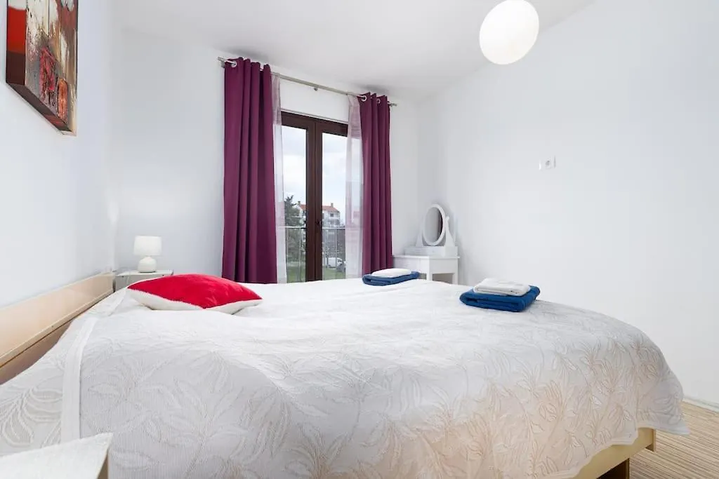 Sea & City View Apartment For Five Persons Porec