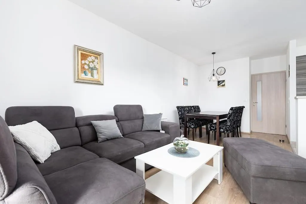 Sea & City View Apartment For Five Persons Porec