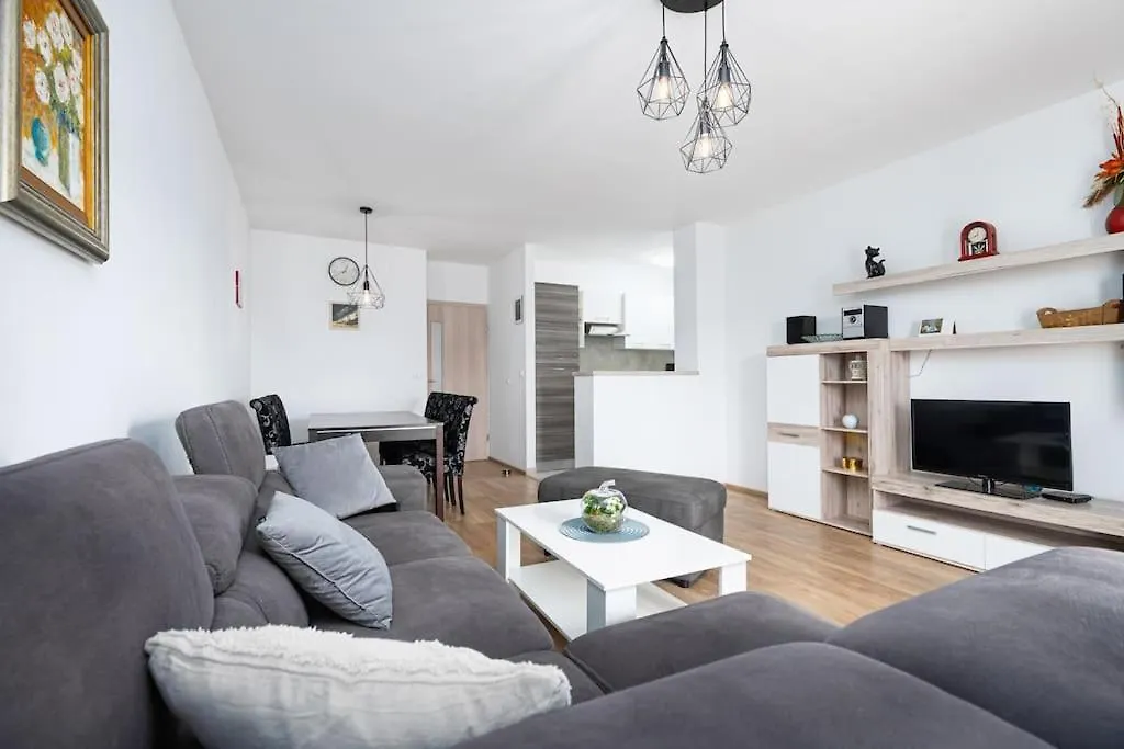 Sea & City View Apartment For Five Persons Porec