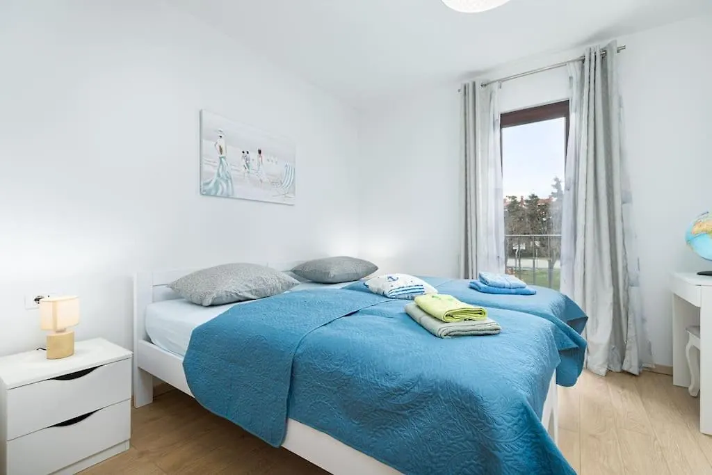 Sea & City View Apartment For Five Persons Porec 0*,